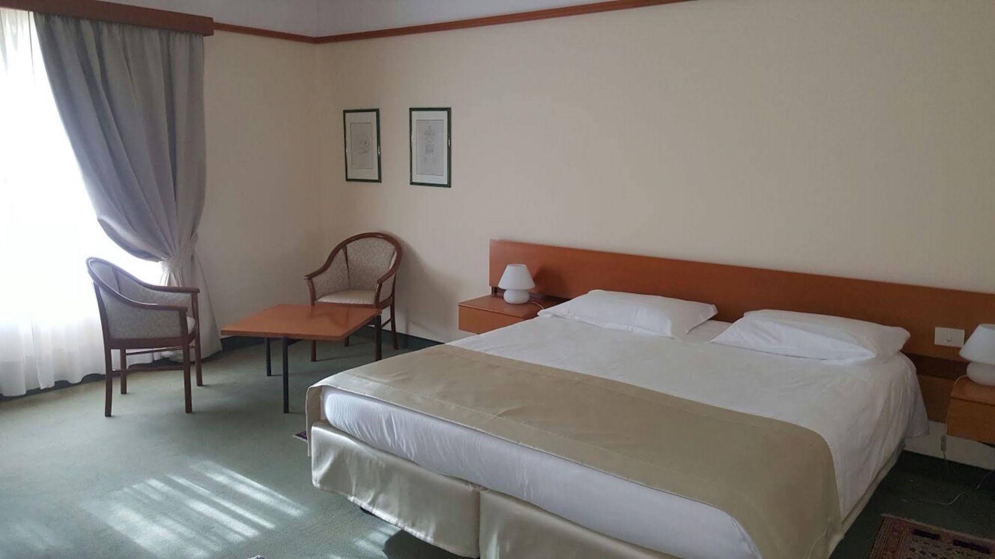 Locanda Alle Officine Buttrio Екстер'єр фото
